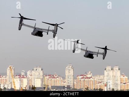 Kiev, Ukraine. 23 septembre 2020. U.S. CV-22B les avions à rotor inclinable Osprey participent aux exercices aériens qui survolent Kiev, en Ukraine. Selon les médias, les avions CV-22B Osprey participent à des exercices militaires américano-ukrainiens des Forces d'opérations spéciales de Fiction Urchin. Crédit : Serg Glovny/ZUMA Wire/Alay Live News Banque D'Images