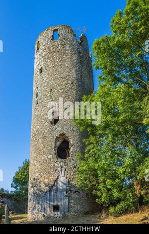 Château en ruines tour près de Darnac en haute-Vienne (87), France. Banque D'Images