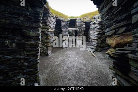 Vue sur le site archéologique des anciennes colonies de Jarlshof à Shetland, Écosse, Royaume-Uni Banque D'Images