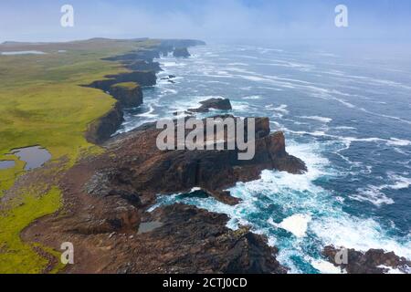 Formation spectaculaire de cendre pyroclastique à Grind o' Da Navir, sur la côte à Eshaness, Northmavine, au nord du continent, îles Shetland, Écosse, Royaume-Uni Banque D'Images