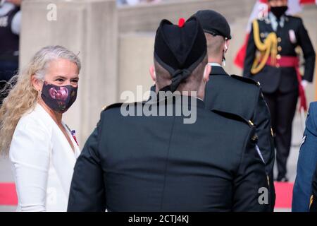 Ottawa, Canada. 23 septembre 2020. La gouverneure générale du Canada, Julie Payette, arrive au Sénat canadien pour le discours du Trône. Le Parlement actuel a été prorogé il y a un mois comme une remise à zéro après une année difficile pour le gouvernement libéral minoritaire, de la pandémie en cours à des scandales. Credit: Meanderingemu/Alamy Live News Banque D'Images