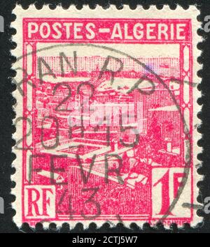 ALGÉRIE VERS 1941: Timbre imprimé par l'Algérie, montre vue d'Alger, vers 1941 Banque D'Images