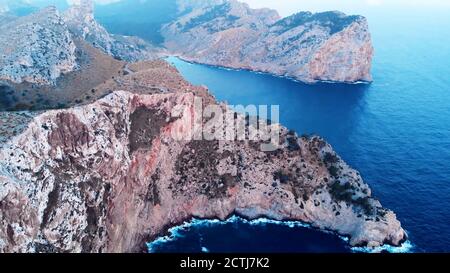 Cap Formentor Serra de tramuntana, sur la côte nord de Majorque, Espagne. Lever du soleil artistique. Photo de haute qualité Banque D'Images