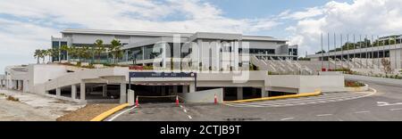 Le Sabah International Conference Center (SICC), le plus grand centre de congrès, d'exposition et de divertissement de Malaisie orientale construit sur le front de mer Banque D'Images