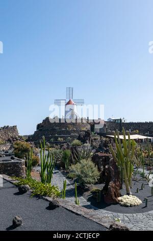 Lanzarote / Espagne - 9 septembre 2020: Jardin de cactus, créé par Cesar Manrrique sur l'île volcanique de Lanzarote, îles Canaries, Espagne Banque D'Images