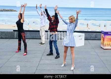 23 septembre 2020, Donostia-San SebastianSpain: Ingrid Garcia-Jonsson, Natalia Millan, Fernando Tejero, Fran Morcillo a assisté à 'Explorta Explorta' Photocall au 68e Festival International du film de San Sebastian au Palais Kursaal le 23 septembre 2020 à Donostia / San Sebastian, Espagne (Credit image: © Jack Abuin/ZUMA Wire) Banque D'Images