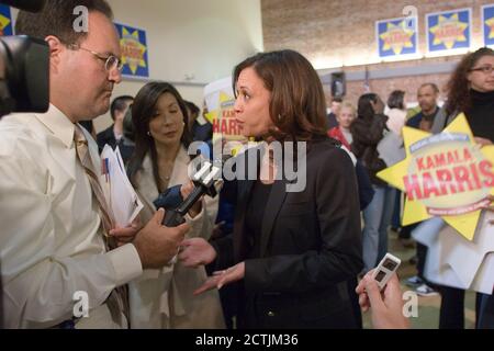 San Francisco, Californie, États-Unis. 3 juin 2007. 03 juin 2007; San Francisco, CA, États-Unis;.le procureur de district de San Francisco KAMALA HARRIS lance sa campagne de réélection au Women's Building. © Copyright 2007 par Eric Slomanson.crédit obligatoire: Photo par Eric Slomanson/ZUMA crédit de presse: Eric Slomanson/ZUMA Wire/Alay Live News Banque D'Images