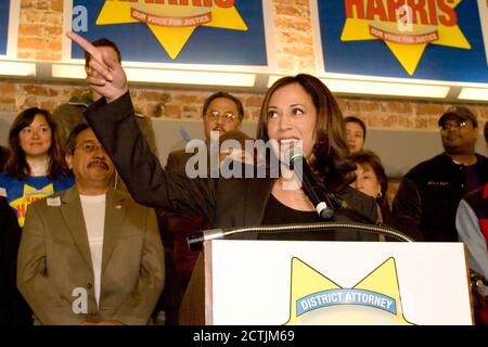 San Francisco, Californie, États-Unis. 3 juin 2007. 03 juin 2007; San Francisco, CA, États-Unis;.le procureur de district de San Francisco KAMALA HARRIS lance sa campagne de réélection au Women's Building. © Copyright 2007 par Eric Slomanson.crédit obligatoire: Photo par Eric Slomanson/ZUMA crédit de presse: Eric Slomanson/ZUMA Wire/Alay Live News Banque D'Images