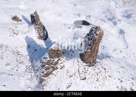 Royaume-Uni, Écosse, vue de Drone sur Old Man of Storr en hiver Banque D'Images