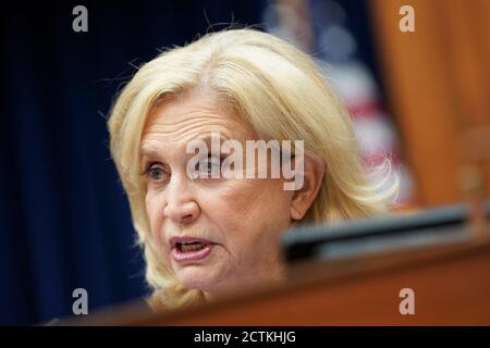 Carolyn Maloney, représentante des États-Unis (démocrate de New York), s'exprime lors d'une audience du sous-comité spécial de la Chambre sur la crise du coronavirus à Washington, DC, États-Unis, le mercredi 23 septembre 2020. Le président de la Réserve fédérale, Jerome Powell, a déclaré hier que l'économie américaine a beaucoup à faire avant de se remettre complètement de la pandémie du coronavirus et qu'elle aura besoin d'un soutien supplémentaire. Crédit: Stefani Reynolds/Pool via CNP/MediaPunch Banque D'Images