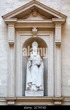 Etat de la Cité du Vatican, Europe. Grégoire la statue de l'illuminateur est le Saint patron et le premier chef officiel de l'Église apostolique arménienne. Il était un établissement Banque D'Images