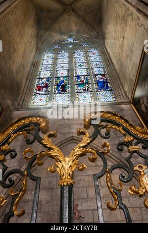 Rouen, France - octobre 26 2014 : vitraux dans la cathédrale de Rouen, France. Banque D'Images