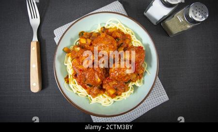 boulettes de viande de bœuf sauce tomate et spaghetti Banque D'Images
