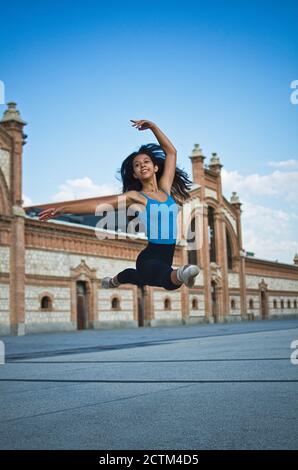 Danse ballerine dans les rues Banque D'Images