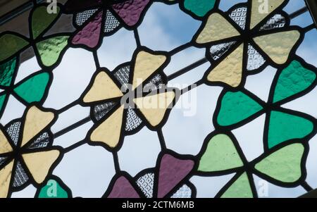 Décoration moderne Artisan sur les fenêtres du moderniste bâtiment casa de les mélanges ou casa terrades bâtiment conçu Par l'architecte Jos Banque D'Images