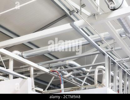 Système de ventilation interne industriel dans une usine. Banque D'Images