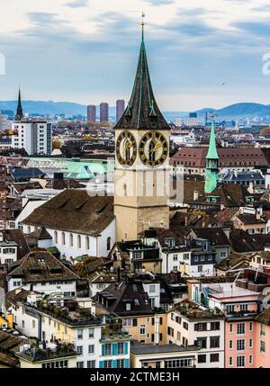 Tour de l'église Saint-Pierre à Zurich, Suisse. Banque D'Images