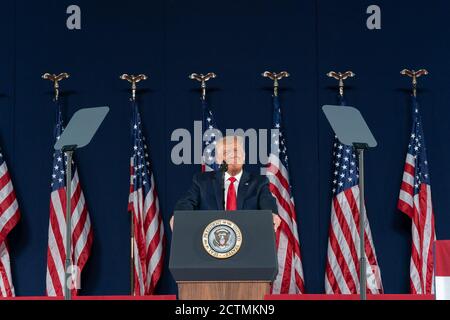 Fête des feux d'artifice de Mount Rushmore. Le président Donald J. Trump prononce un discours lors d'une célébration du 4 juillet, le vendredi 3 juillet 2020, au Mount Rushmore National Memorial, à Keystone, en Amérique du Sud Banque D'Images