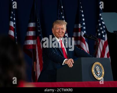 Fête des feux d'artifice de Mount Rushmore. Le président Donald J. Trump prononce un discours le vendredi 3 juillet 2020, lors de la célébration des feux d’artifice du mont Rushmore dans le Dakota du Sud en 2020, au monument national du mont Rushmore, à Keystone, en Caroline du Sud Banque D'Images