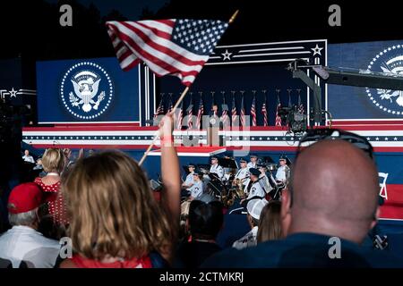 Fête des feux d'artifice de Mount Rushmore. Le président Donald J. Trump prononce un discours le vendredi 3 juillet 2020, lors de la célébration des feux d’artifice du mont Rushmore dans le Dakota du Sud en 2020, au monument national du mont Rushmore, à Keystone, en Caroline du Sud Banque D'Images