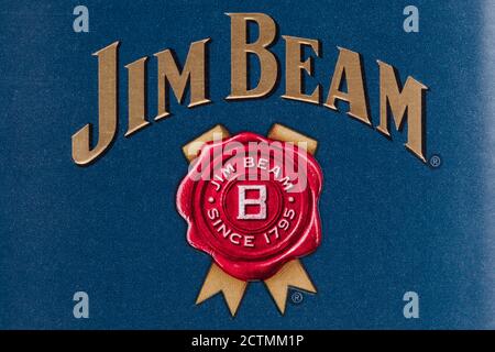 Guilin, Chine 8 mars 2020 le logo sur une bouteille de Jim Beam un Kentucky Straight Bourbon Whiskey Banque D'Images