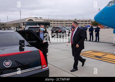 Le secrétaire Pompeo arrive dans le comté d'Orange, en Californie . Le secrétaire d'État Michael R. Pompeo arrive dans le comté d'Orange, en Californie, le 23 juillet 2020. Banque D'Images