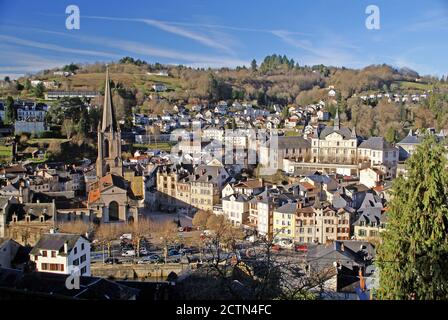 La ville française de Tulle, paysage urbain avec la Cathédrale notre-Dame Banque D'Images