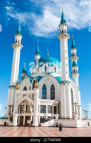 Kazan, Russie – 23 juin 2017. Vue extérieure de la mosquée de Kul Sharif à Kazan. Située dans le Kremlin de Kazan, la mosquée a été construite en 2005. Banque D'Images