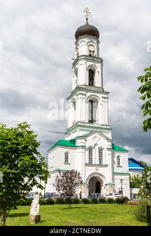 Raifa, Tatarstan, Russie – 25 juin 2017. Clocher du monastère de Raifa de la mère de Dieu. Le monastère a été établi en 1613 Banque D'Images