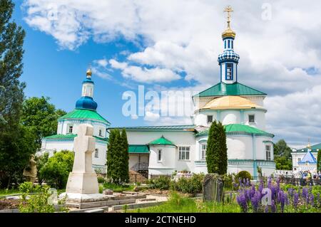 Raifa, Tatarstan, Russie – 25 juin 2017. Vue extérieure de l'église du révérend SS Pères torturés dans le Sinaï et Raithu au monastère de Raifa Banque D'Images