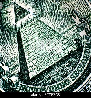 All Seeing Eye pyramide sur l'arrière de l'argent american dollar bill Banque D'Images