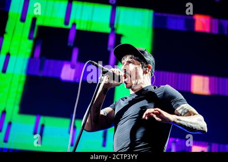 Herning, Danemark. 16 novembre 2016. Le groupe de rock américain Red Hot Chili Peppers donne un concert à Boxen à Herning. Ici, le chanteur et compositeur principal Anthony Kiedis est vu en direct sur scène. (Crédit photo: Gonzales photo - Lasse Lagoni). Banque D'Images