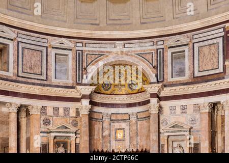 ROME, ITALIE - 2014 AOÛT 18. À l'intérieur du temple du Panthéon. Banque D'Images