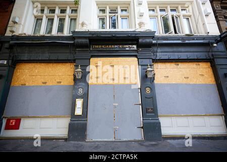 Londres, Royaume-Uni. - 20 septembre 2020 : l'avant du pub Garick Arms sur Charing Cross Road dans le centre de Londres. Le pub Greene King est fermé depuis le début de la pandémie du coronavirus. Banque D'Images