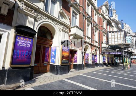 Londres, Royaume-Uni. - 21 septembre 2020 : l'extérieur du Lyric sur l'avenue Shaftesbury, qui se prépare à accueillir le spectacle six du 14 novembre. Ce sera la première comédie musicale du West End à reprendre des représentations dans un théâtre du West End puisqu'ils ont été forcés de fermer à la mi-mars en raison de la pandémie du coronavirus. Banque D'Images