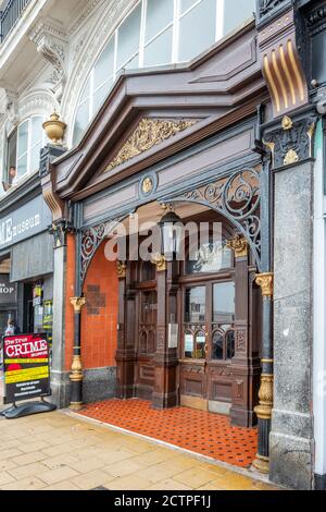 Le Palace court sur le front de mer de Hastings, East Sussex Banque D'Images