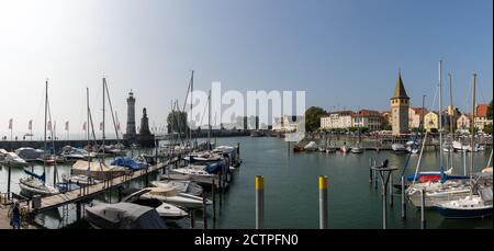 Lindau, Bavière / Allemagne - 20 septembre 2020 : vue panoramique sur le port de l'île de Lindau, sur le lac de Constance Banque D'Images