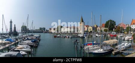 Lindau, Bavière / Allemagne - 20 septembre 2020 : vue panoramique sur le port de l'île de Lindau, sur le lac de Constance Banque D'Images