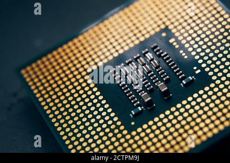 Concept d'évolution technologique. Gros plan du processeur de l'ordinateur à puce. Mise au point sélective. Banque D'Images