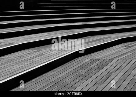 Escalier en bois conçu de façon complexe Banque D'Images