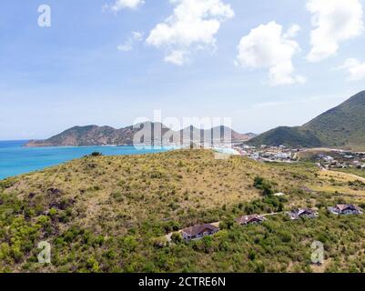 Vue aérienne de l'île des Caraïbes de Sint maarten/Saint Martin. Vue aérienne de la savane et St.louis St.martin. Happy Bay et friars Bay Beach Banque D'Images