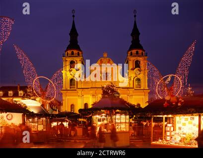 Ludwigsburg: Foire de noël baroque sur le marché, devant l'église paroissiale luthérienne, Bade-Wurtemberg, Allemagne Banque D'Images