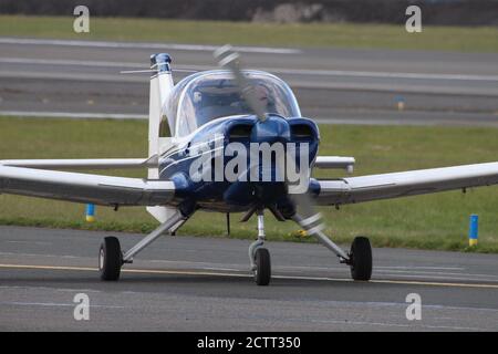 G-ASAL, le seul Bulldog de l'aviation écossaise modèle 124, et maintenant exploité par la Pioneer Flying Company, à sa base d'attache à l'aéroport de Prestwick, Ayrshire. Banque D'Images