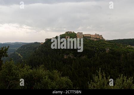 Image du château de Sahyun, célèbre château médiéval construit pendant les croisades sur une colline et également connu sous le nom de QAl'at Salah al din (château de Saladi Banque D'Images