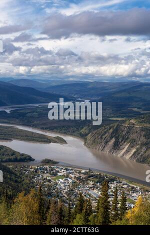 Vue sur une petite ville touristique, Dawson City Banque D'Images