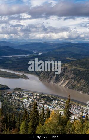 Vue sur une petite ville touristique, Dawson City Banque D'Images