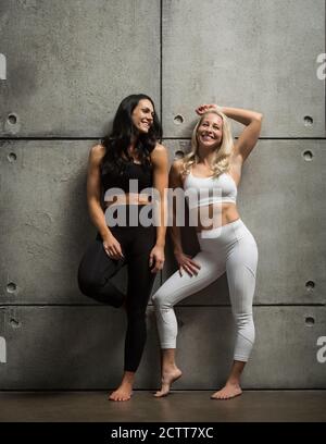 Portrait de deux femmes sportives Banque D'Images