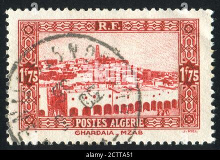 ALGÉRIE VERS 1941: Timbre imprimé par l'Algérie, montre vue de Ghardaia, vers 1941 Banque D'Images