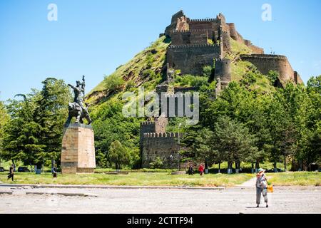 Gori, Géorgie - juin 13 2017 : Forteresse de Gori (Goris Tsikhe), ancienne forteresse du lieu de naissance de Joseph Staline Banque D'Images