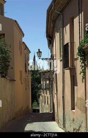 Segovia, España Hiszpania, Espagne, Espagnol; une des rues étroites de la vieille ville; Eine der engen Gassen in der Altstadt, uliczka na starym mieście Banque D'Images